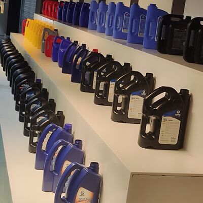 kaufen Fabrikfertigung Hot Sale 1-5L Schmierstoff-Fülllinie 1000-5000BPH 1000ml-5000ml online manufacture