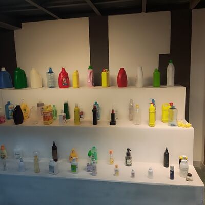 kaufen Vollständig automatische allgemeine Waschmittelfüllung Kappe Etikettierung Maschine Fabrik hergestellt online manufacture