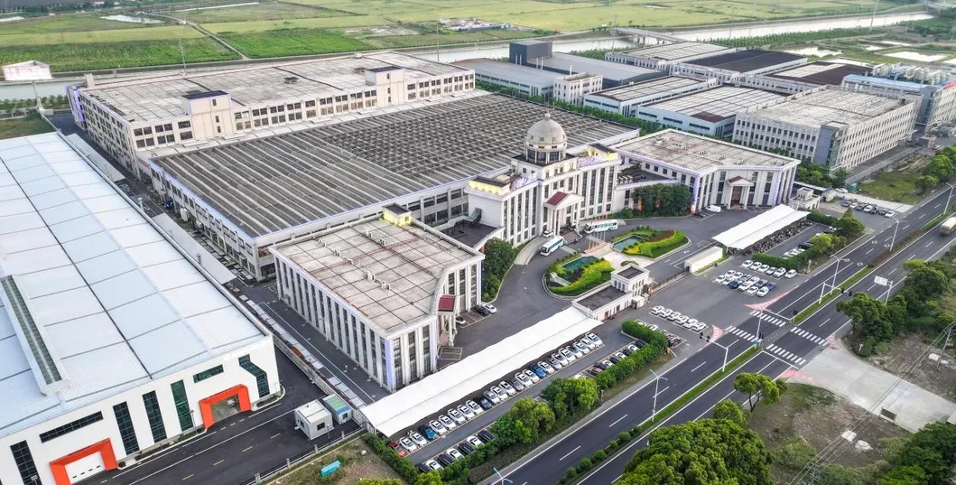 Automatische Maschine zur F&uuml;llung chemischer Schmiermittel f&uuml;r die Industrie 7