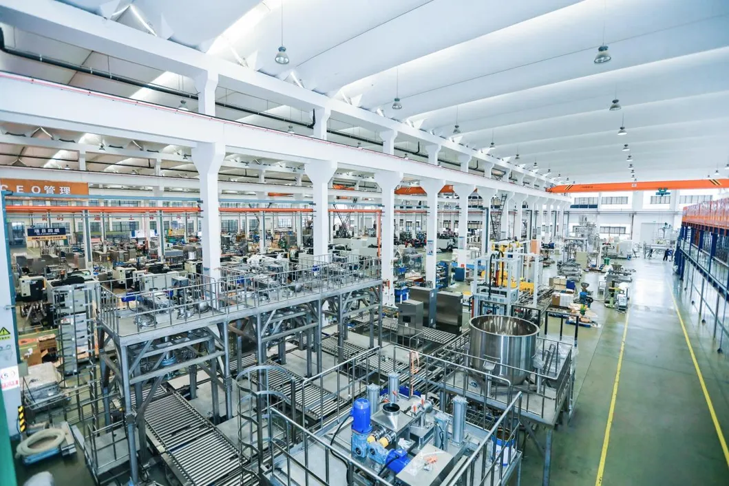 Automatische Maschine zur F&uuml;llung chemischer Schmiermittel f&uuml;r die Industrie 9