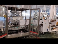 Schnelle automatische Kartonverpackungsmaschine nimmt Flaschen in Karton auf